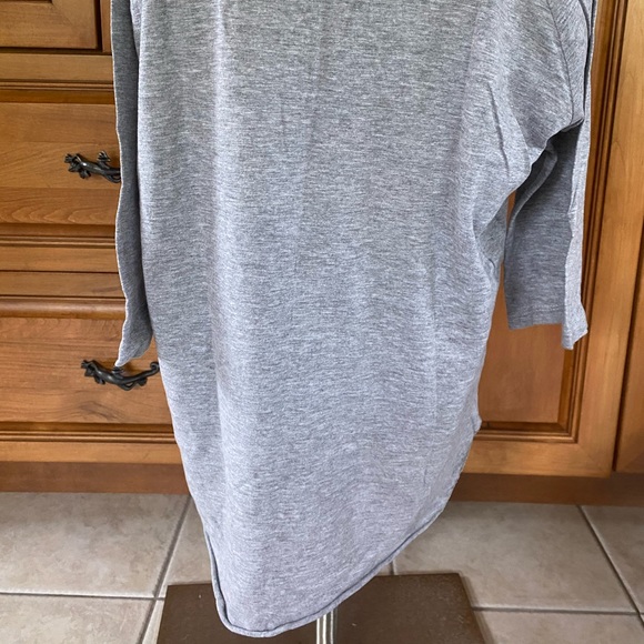 💰3 for $20 - A bit longer shirt 3/4 arms - Picture 7 of 7